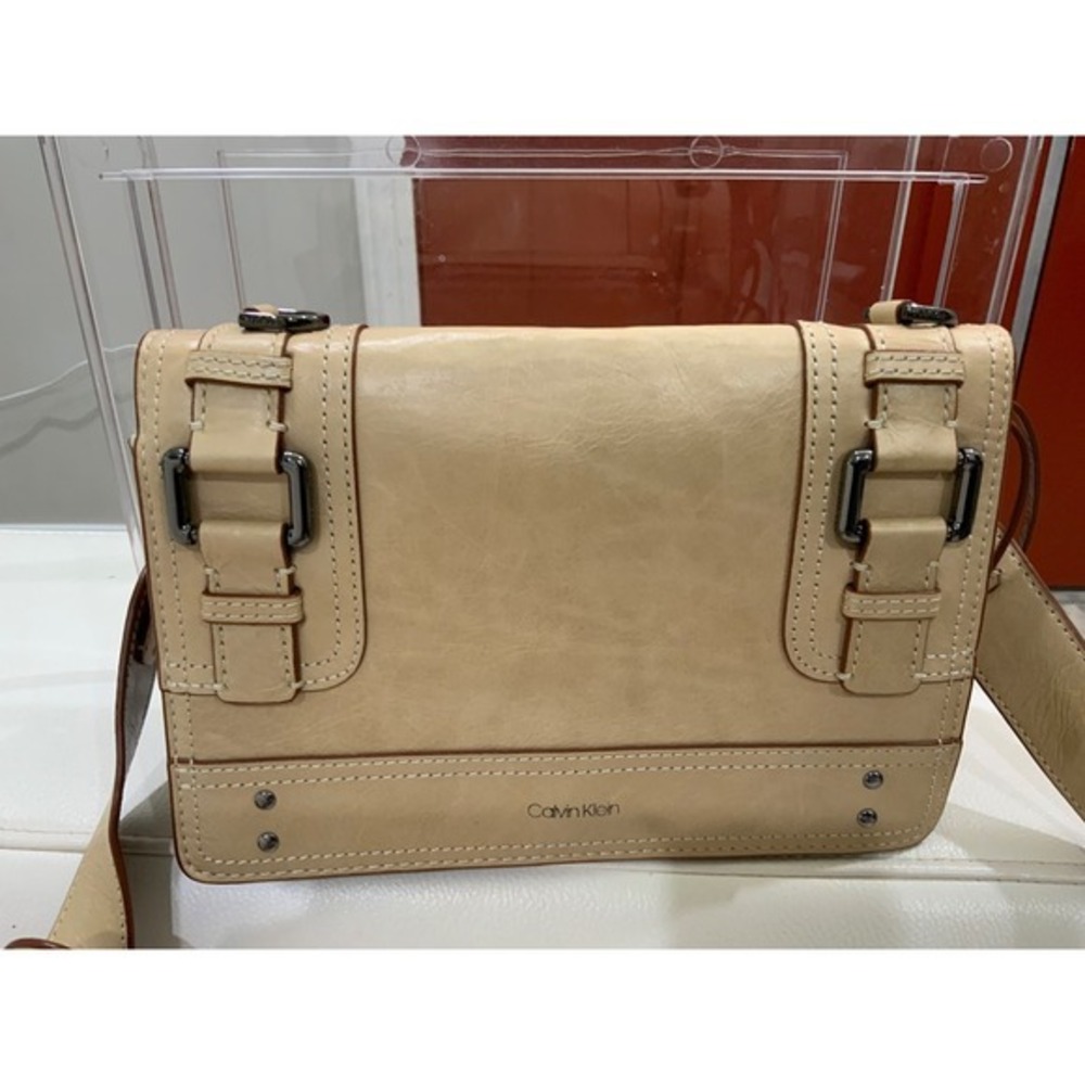 Calvin Klein Beige Leather Crossbody Bag Gunmetal Hardware Satchel Messenger